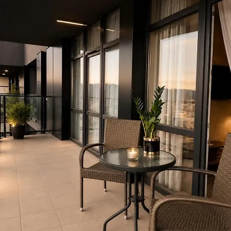 Vip Avalon чорновола 16-ж Apartment *